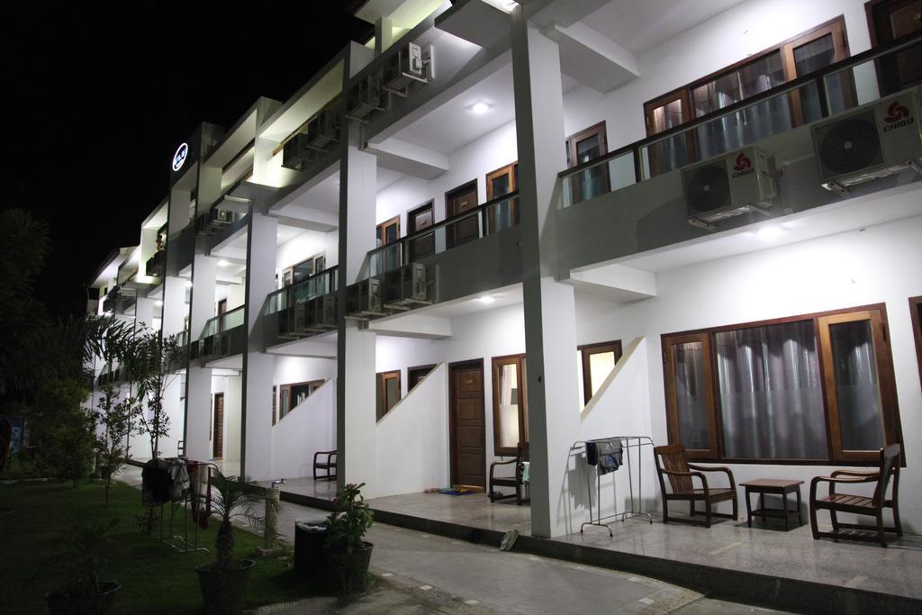 Hotel Lux Ngwesaung Exterior foto